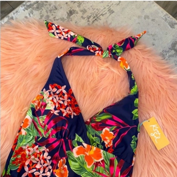 Halter Swim Top Multicolor Floral With Side Ruching Accent Sz Small NEW! FIRM!! - Picture 2 of 3